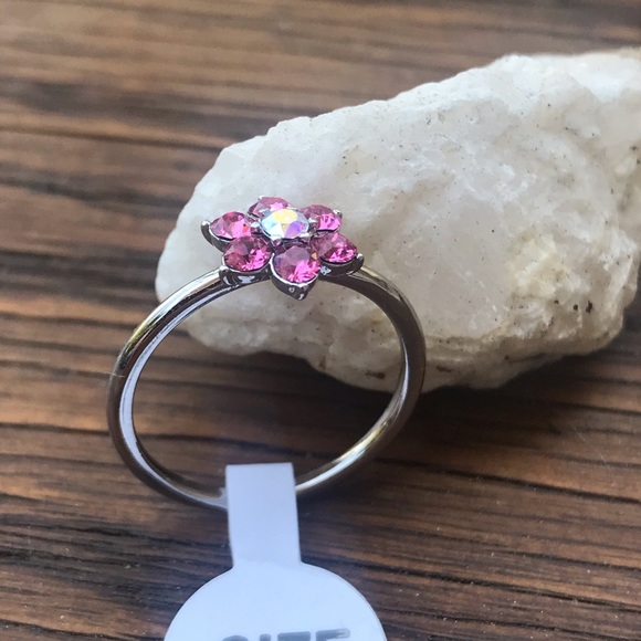 Jewel Flower Ring - Picture 6 of 13